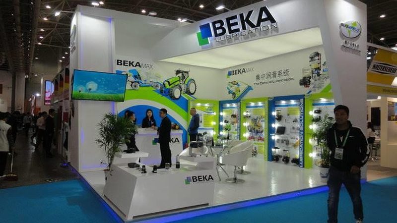 专业展台搭建的收费标准通常由以下几部分构成：